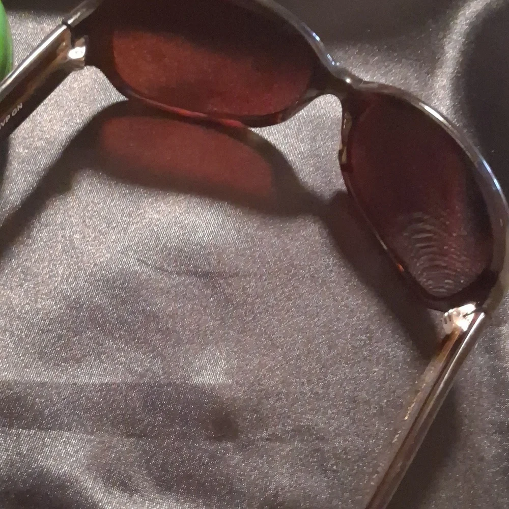 Kate Spade Lilly Tortoise Sunglasses with Green Case No Scratches